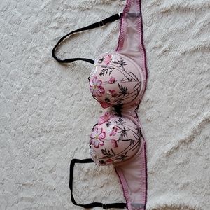 Unique Victoria's Secret Dream 😇 bra 32D!